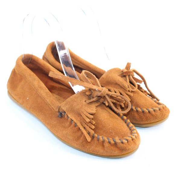 Minnetonka Model: 402  Brown Suede Fringe Non Skid Sole Moccasin Flat #124 - Picture 3 of 9